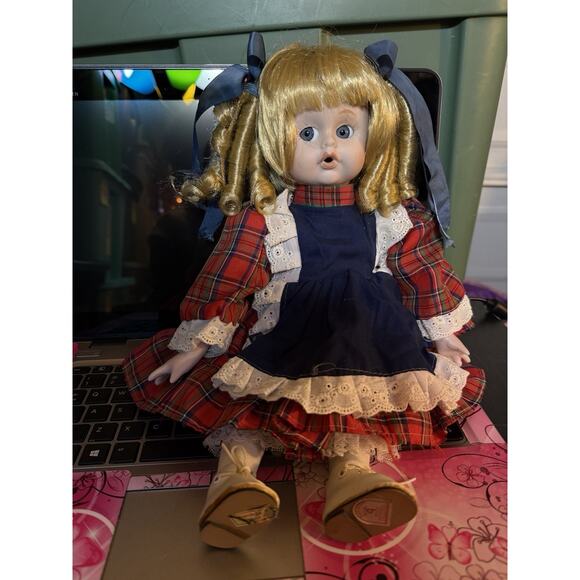 VTG Brinn’s Porcelain Doll 1989 14” Blond Straight & Curly Hair Gray Eyes - Picture 10 of 10